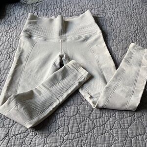 Avocado Women's Cream Leggings